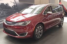 2017 chrysler pacifica s reviews