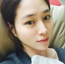 lee min jung drops a new selfie