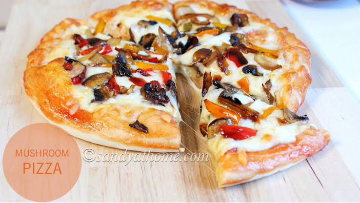 Veg Cheese Mushroom Pizza