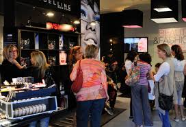 maybelline pop up offers mini makeovers