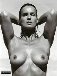 Katarina Witt Nude Collection (28 Photos) [Updated] | #TheFappening