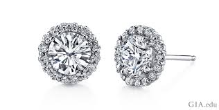 how to choose diamond stud earrings