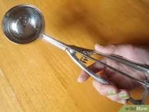 how-do-you-use-an-ice-cream-scoop