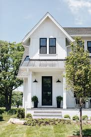 top 5 white modern farmhouse exteriors