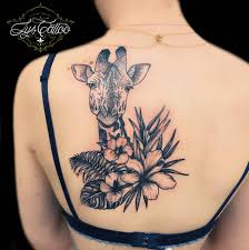 Où trouver un salon de tatouage expérimenté dans les tatouages de fleurs de  tiaré, de frangipanier, à Gradignan proche de Bordeaux et du bassin  d'Arcachon en Gironde - Tatoueur vers Bordeaux -