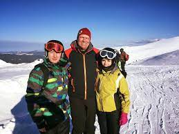 Preşedintele Klaus Iohannis, la schi în Munţii... | News.ro