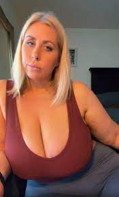 Blonde milf huge boobs