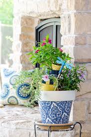 Visit homebase online and check out our stunning garden pots & planters range. How To Decoupage Flower Pots With Stunning Results
