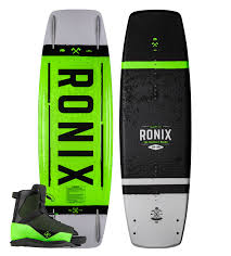Ronix 2020 District Wakeboard Package With District Boots