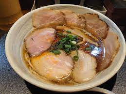 満麺の笑み」阪神西宮｜味わい深くスッキリした魚介スープに大人のラーメンを感じて