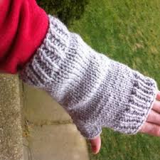 These fingerless gloves are a great beginner knitting project! How To Knit Close Fitting Fingerless Gloves 21 Steps With Pictures Instructables
