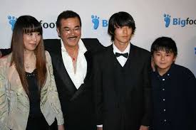 He has a daughter named juri manase and two sons named mackenyu and gordon. Wepmbhauqexlpm