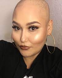 battles cancer with makeup