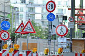 Viele kinder lernen im laufe der grundschule mit einem fahrrad zu fahren. Verkehrszeichen In Deutschland Strassenverkehr 2021