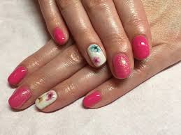 manicures with nail art fuchsia
