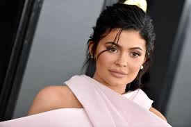 Kylie jenner, with millions of followers on every social media platform has already established kylie jenner. Kylie Jenner Cut Her Hair Into A Bob Allure