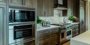 distinctive custom cabinetry az 85027