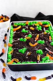 dirt and worms poke cake recipe