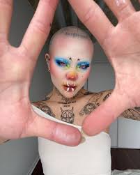 experimental makeup artist