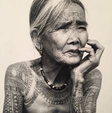 Jun 04, 2021 · 104 yaşındaki whang od oggay, filipinler'de yaşıyor. I Was Tattooed By Apo Whang Od And Lived To Write About It By Mayari Medium