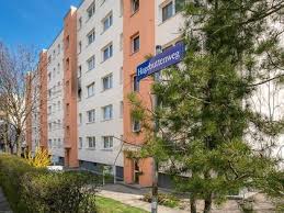 In der wohnung und im treppenhaus befindet sich zudem jeweils ein abstellraum. 4 4 5 Zimmer Wohnung Zur Miete In Freital Immobilienscout24