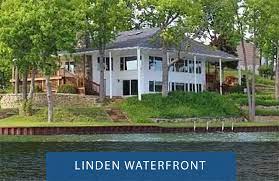 waterfront homes with realtor
