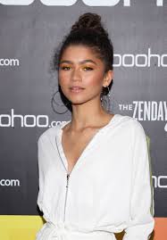 zendaya pulls off an eye brightening