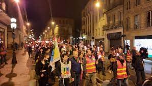 Réforme des retraites : manifestation à Avignon après le rejet des motions  de censure