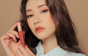 For others, nothing but the full experience will do, with a mix of foundation and highlighters. Korean Makeuptop 5 Korean Makeup Trends For Holidays 2019 By Chicsta Medium