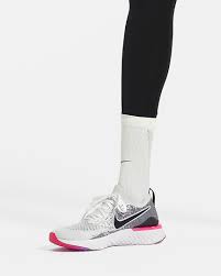 The nike epic react flyknit 2 takes a step up from its predecessor with smooth, lightweight performance and a bold look. Nike Epic React Flyknit 2 Women S Running Shoe Nike Lu