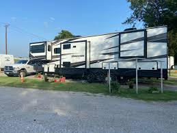 Enjoy the peace and quiet of the country while being only minutes from: Https Www Campgroundreviews Com Regions Texas Fort Worth Camp 10625 Rv Park 256384