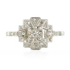 En cela, la bague de fiançailles demande beaucoup d'attention. Bague Art Deco Diamants Bague De Fiancailles Bijouxbaume