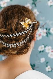 diy hair accessories with vine