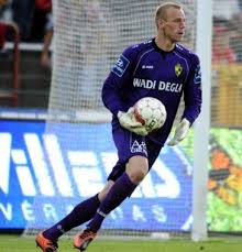 Matz willy els sels (born 26 february 1992) is a belgian professional footballer who plays as a goalkeeper for ligue 1 club strasbourg. Matz Sels Home Facebook