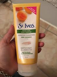 It was smooth to apply and gentle to massage into the face, with our testers saying it thoroughly cleaned their skin. St Ives Apricot Scrub Acne Control Reviews In Blemish Acne Cleansers Chickadvisor