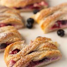 cream cheese puff pastry with berries
