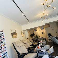 nail salons near chicago il 60657