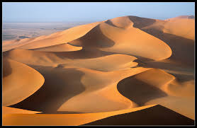 Banco de imagenes gratuitas: Hermoso paisaje del desierto - Dunas y curvas