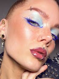 blue mascara is the makeup trends to