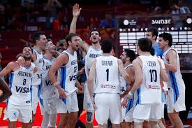 El entrenador de argentina, sergio hernández, reacciona durante el partido de la copa mundial de basquet 2019 entre argentina y rusia. Como Juega Argentina Final Mundial 2019 Baskeroseno