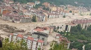 Karadeniz felaketi yaşıyor: Kastamonu ve Sinop'u sel vurdu