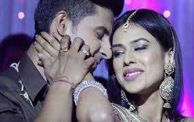 Roshni chopra has welcomed a new addition to her family.she delivered a baby boy four days ago in new delhi. Jamai Raja Sid Exposes Himself Shabnam Gets Shocked