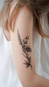 40 + idées d'un tatouage floral et ses significations