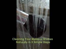 cleaning makeup brushes with vinegar