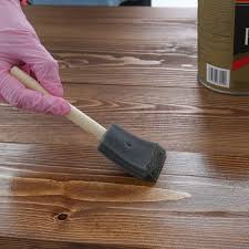 how to apply polyurethane to wood