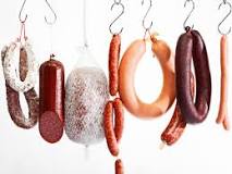 How are sausage links made?