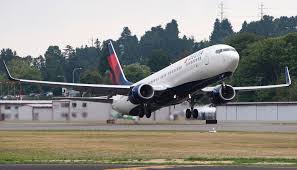 delta takes delivery of its first b737
