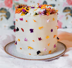 tips for using edible flowers on cake