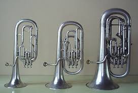 Seperti namanya, keluarga alat muzik brass adalah alat muzik tiupan yang diperbuat daripada bahan logam. Brass Instrument Wikipedia