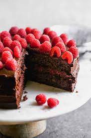 Dark Chocolate Raspberry Layer Cake gambar png